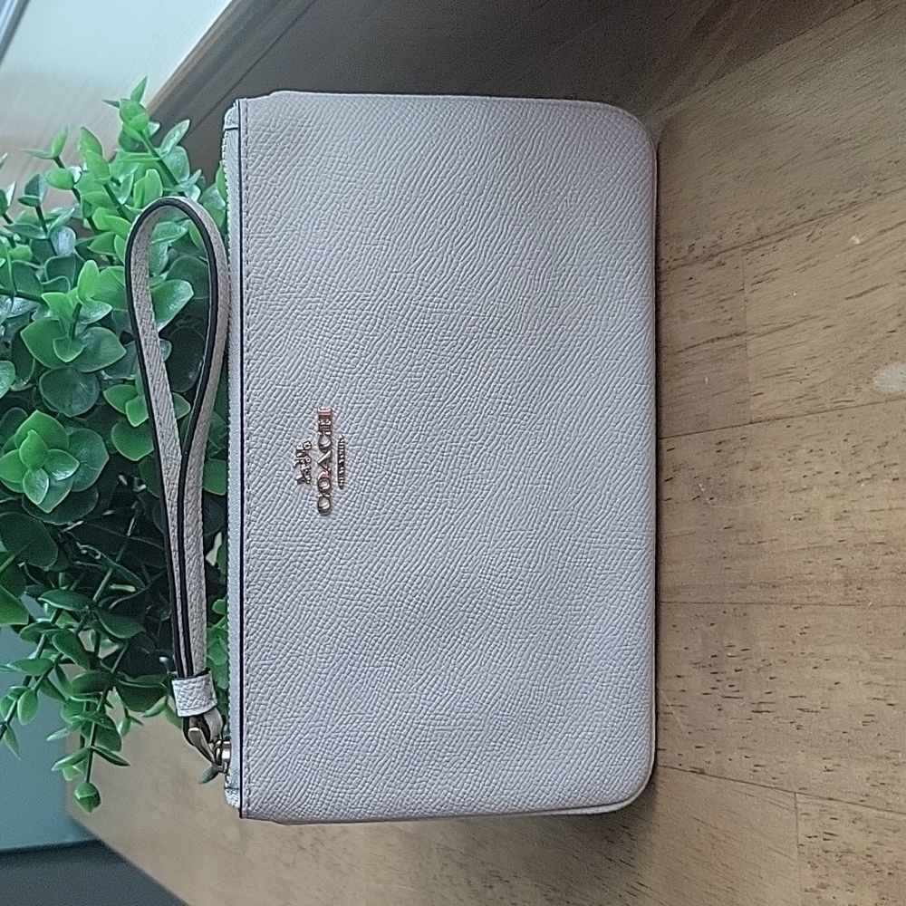 Coach Wristlet | Off White